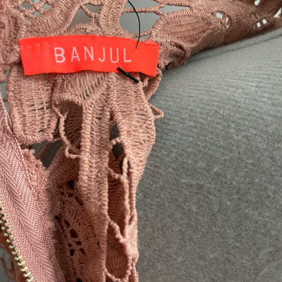 🌹NWT AKIRA BANJUL Turtleneck Mauve Lace Crop Top, Large - Picture 4 of 4